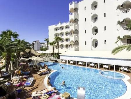 100 Zimmer-Hotel Mit Pool Im Zentrum Von Marmaris Zum Verkauf