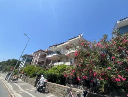 Marmaris Center 3 Rooms 1 Living Room Kitchen 140M2 Arakat Apartment For Sale Very Close To The Sea