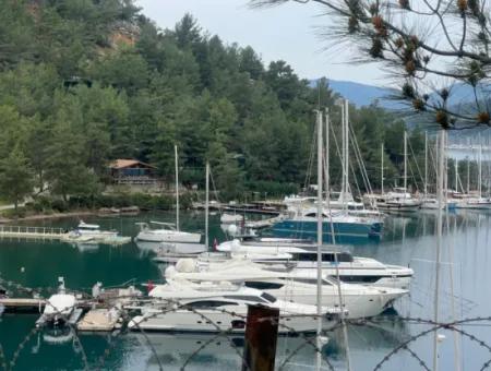 Marmaris Orhaniye Köyünde 1400M2 Denize Sıfır Yatçekek Yeri Hisseli Tapu